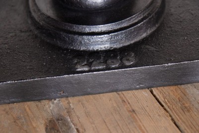 metal-base-detail